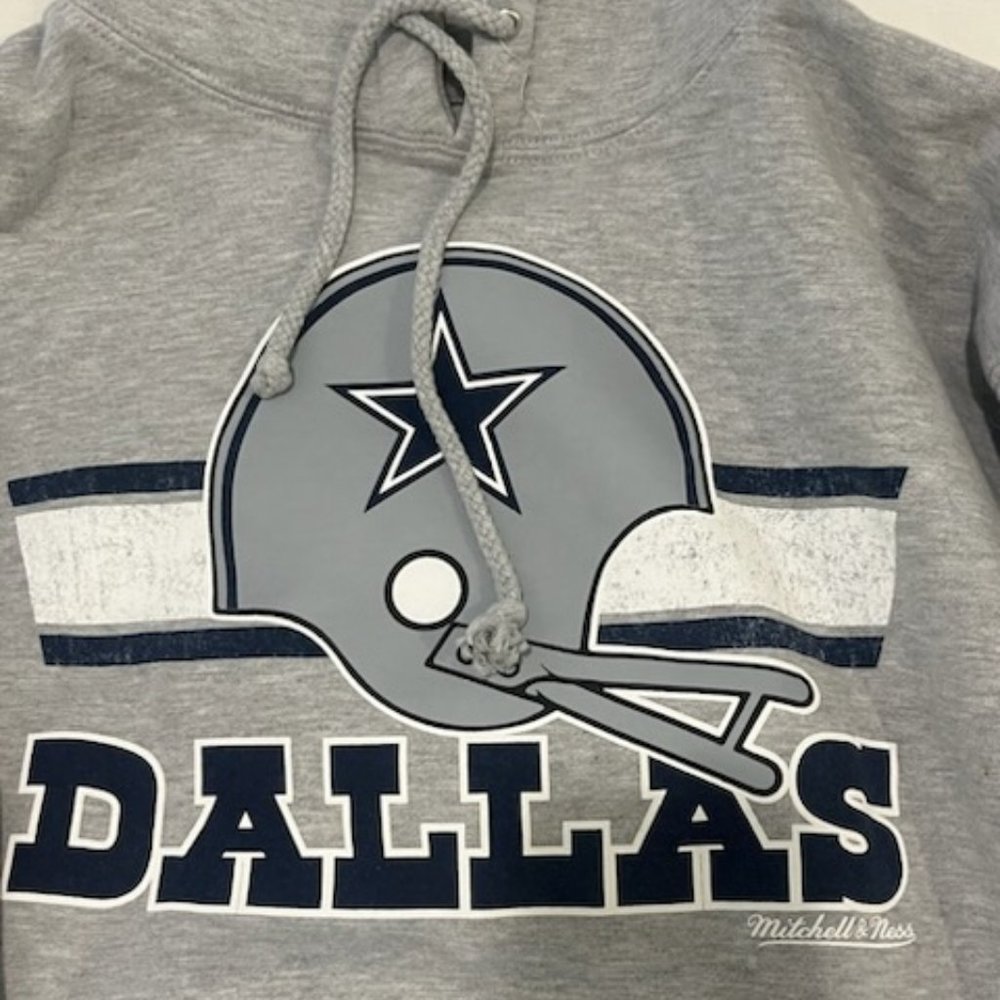 Mitchell and Ness Nostalgia Co. Vintage Dallas Cowboys Hoodie